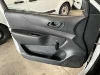 Nissan NP300 Estacas 2020 2p L4/2.5 Man Paq. Seg. 2020 Nissan NP300 Estacas Venta Interiores 15