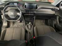 Peugeot 2008 2022 5p Active L4/1.6/T Aut 2022 Peugeot 2008 Venta Interiores 4