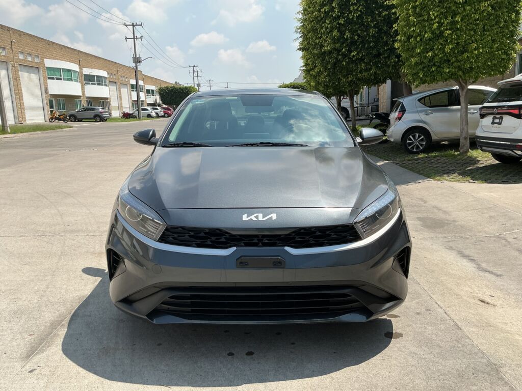 Kia Forte 2022 4p Sedán LX L4/2.0 Man 2022 Kia Forte Venta Exteriores 2
