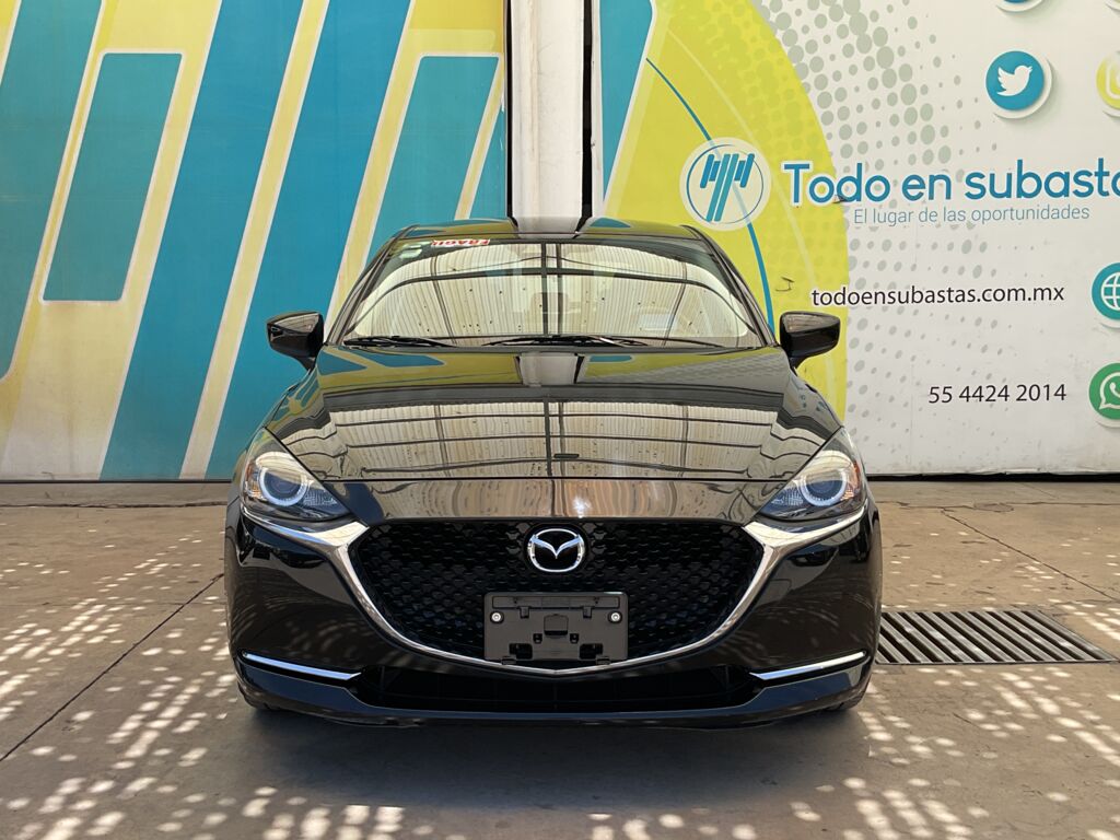 Mazda 2 2023 5p HB Carbon Edition Mild Hybrid L4/1.5 Skyactiv-Drive 2023 Mazda 2 Venta Exteriores 2