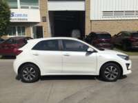 Kia Rio 2023 5p LX L4/1.6 Aut 2023 Kia Rio Venta Exteriores 4