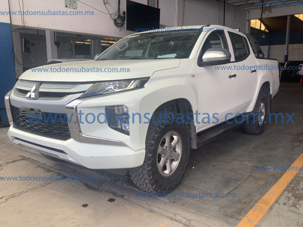 Mitsubishi L200 2023  IMG_1088