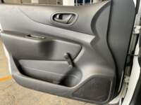 Nissan NP300 Pick Up 2023 2p L4/2.5 Man A/A 2023 Nissan NP300 Pick Up Venta Interiores 17