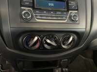 Nissan NP300 Pick Up 2023 2p L4/2.5 Man A/A 2023 Nissan NP300 Pick Up Venta Interiores 9