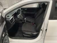 Kia Rio 2023 5p LX L4/1.6 Aut 2023 Kia Rio Venta Interiores 17