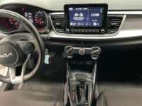 Kia Rio 2023 5p LX L4/1.6 Aut 2023 Kia Rio Venta Interiores 4