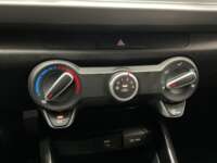 Kia Rio 2023 5p LX L4/1.6 Aut 2023 Kia Rio Venta Interiores 10