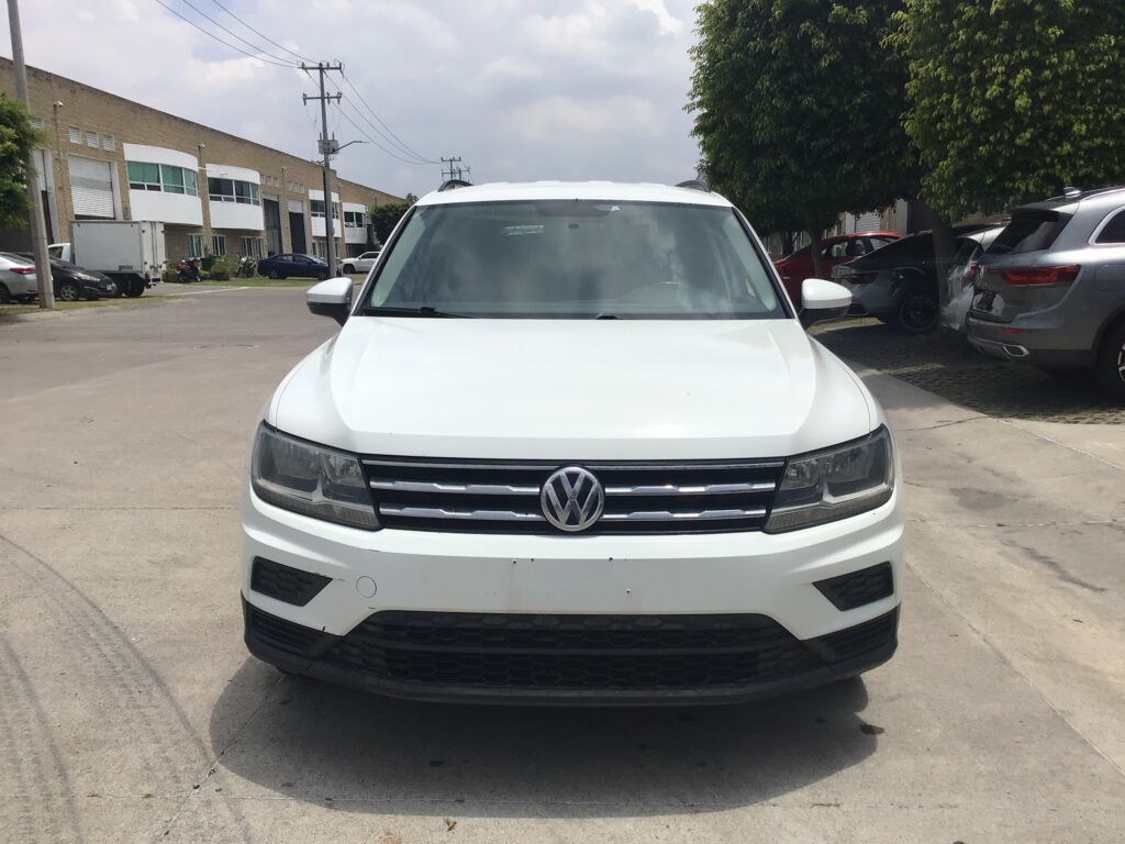 Volkswagen Tiguan 2019 5p Trendline Plus L4/1.4/T DSG Línea Nueva 2019 Volkswagen Tiguan Venta Exteriores 2