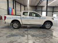 Nissan NP300 Frontier 2023 4p LE L4/2.5 Aut IMG_8136