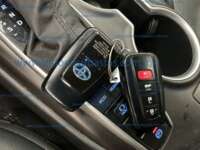 Toyota Camry 2022 4p XLE HEV L4/2.5 Aut 2022 Toyota Camry Ingreso Interiores 17
