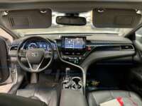 Toyota Camry 2022 4p XLE HEV L4/2.5 Aut 2022 Toyota Camry Ingreso Interiores 22