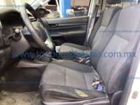 Toyota Hilux 2022 4p Doble Cabina Base L4/2.7 Man     2022 Toyota Hilux Ingreso Interiores 1