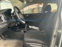 Kia Rio 2022 5p LX L4/1.6 Man          2022 Kia Rio Ingreso Interiores 15