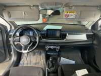 Kia Rio 2022 5p LX L4/1.6 Man          2022 Kia Rio Ingreso Interiores 17