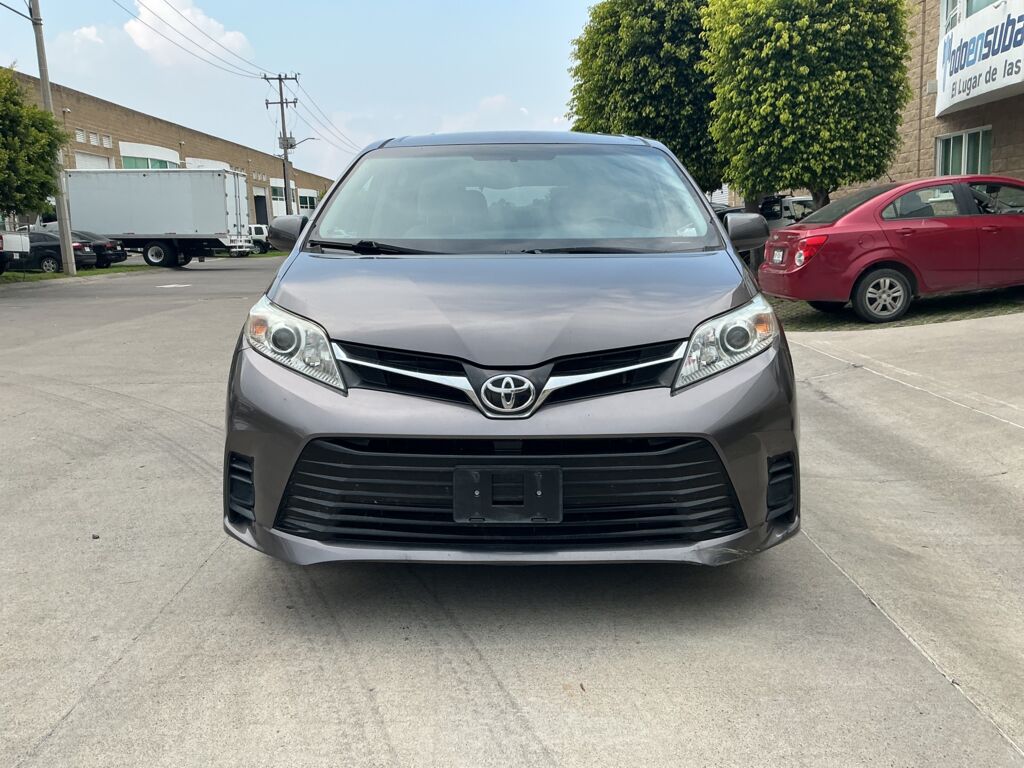 Toyota Sienna 2020 5p LE V6/3.5 Aut 2020 Toyota Sienna Venta Exteriores 2
