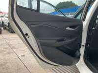 Chevrolet Onix 2023 4p LS L3/1.0/T Aut 2023 Chevrolet Onix Venta Interiores 20