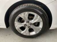 Chevrolet Onix 2023 4p LS L3/1.0/T Aut 2023 Chevrolet Onix Venta Llantas 10