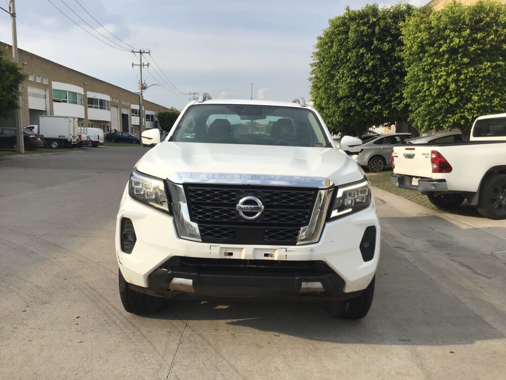 Nissan NP300 Frontier 2021 4p Platinum LE Diesel L4/2.5/T 4X4 Aut 2021 Nissan NP300 Frontier Venta Exteriores 2