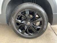 Volkswagen Taos 2023 5p Highline L4/1.4/T Tiptronic 2023 Volkswagen Taos Venta Llantas 4