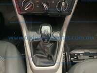 Volkswagen Taigun 2024 5p Trendline L3/1.0/T Tiptronic IMG_9355