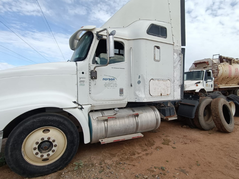 International 9400i 2004  2004 International 9400i Venta Exteriores 2