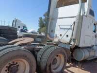 International 9400i 2004  2004 International 9400i Venta Llantas 1