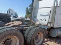 International 9400i 2004  2004 International 9400i Venta Llantas 4