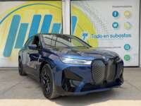 BMW iX 2024 5p xDrive 40 EV 76.6 kWh 2024 BMW iX Venta Exteriores 3