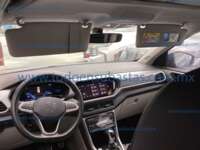 Volkswagen Taigun 2023 5p Highline L3/1.0/T Tiptronic 2023 Volkswagen Taigun Ingreso Interiores 22