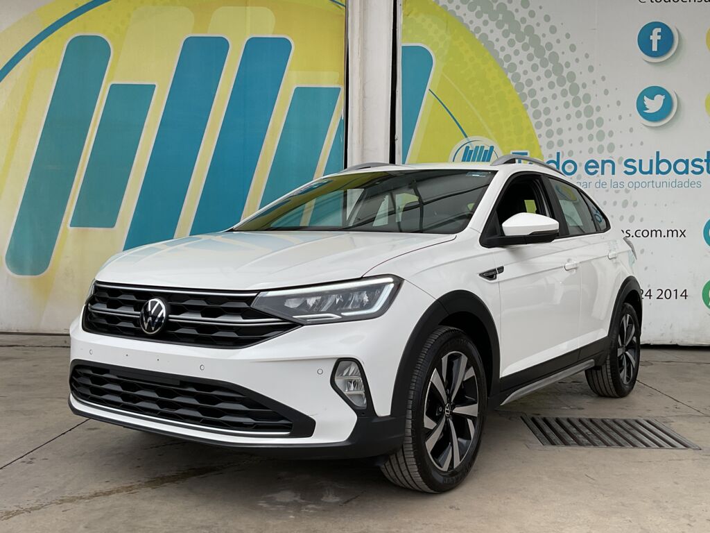 Imagen principal de Volkswagen Nivus 2023 5p Highline L3/1.0/T Tiptronic