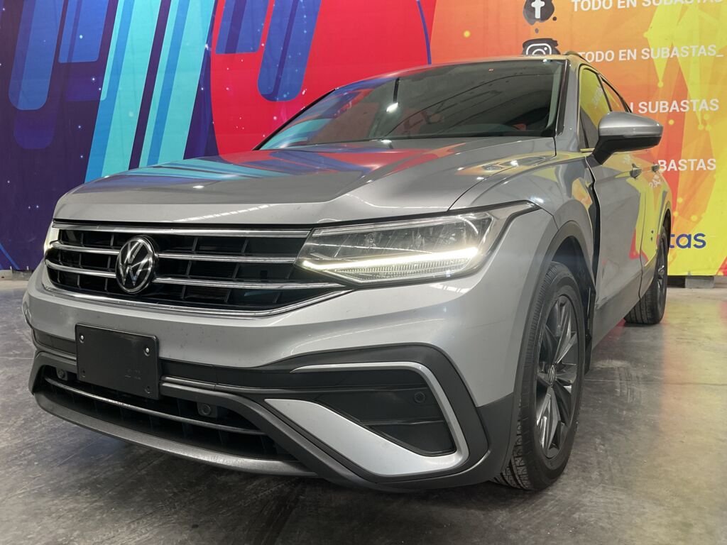 Imagen principal de Volkswagen Tiguan 2024 5p Comfortline L4/1.4/T DSG