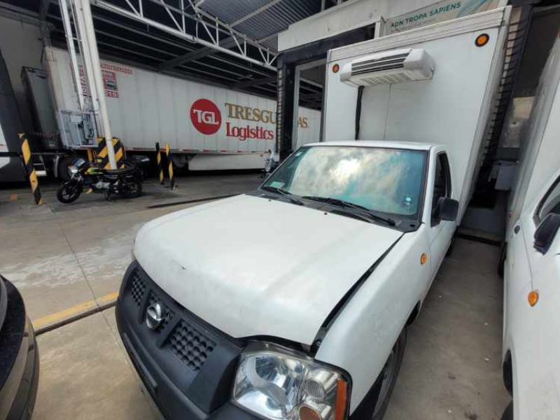 Nissan NP300 Chasis Cabina 2014  2014 Nissan NP300 Chasis Cabina Venta Exteriores 2
