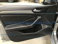 Volkswagen Jetta 2023 4p Trendline L4/1.4/T Tiptronic 2023 Volkswagen Jetta Ingreso Interiores 13