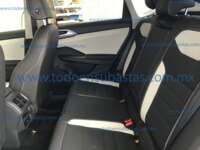 Volkswagen Taos 2025 5p Highline L4/1.4/T Tiptronic 2025 Volkswagen Taos Ingreso Interiores 16